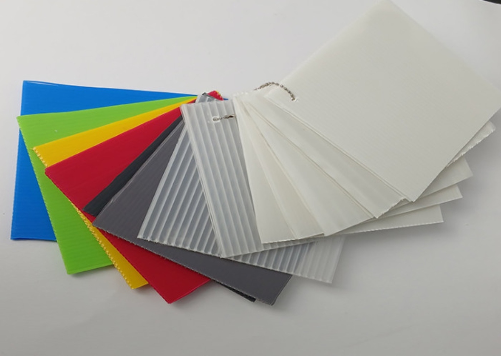 تفاوت کارتن پلاست با پلی کربنات